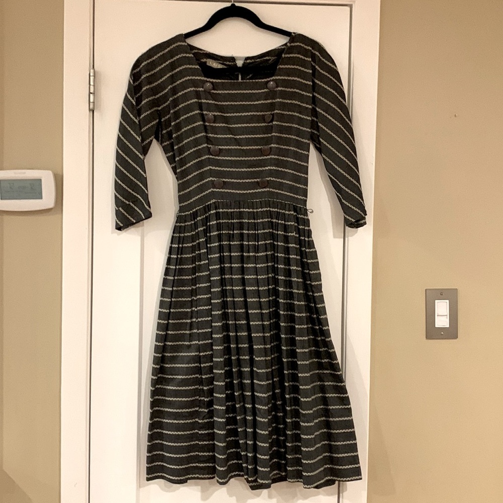Vintage Women’s Dress. Size S. High waisted. L’Aiglon. Flattering fit. 50s/60s.